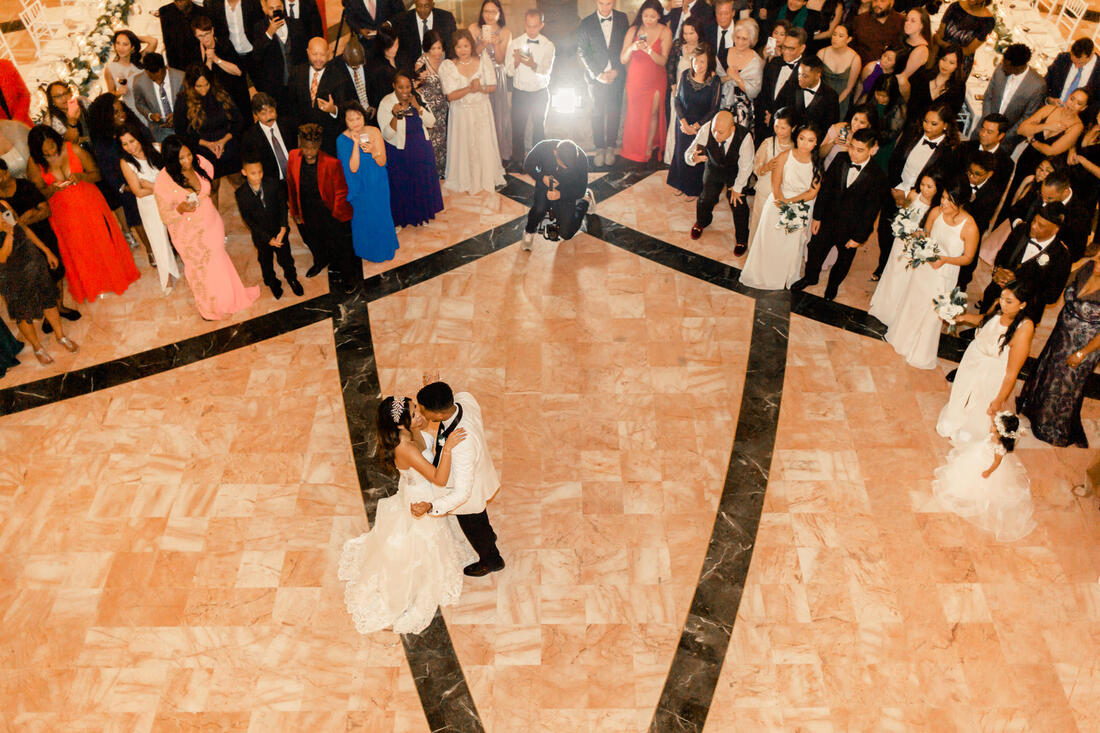 Raleigh-Wedding-Photographer-Durham-wedding-photographer-asheville-elopement-wedding-party-first-dance