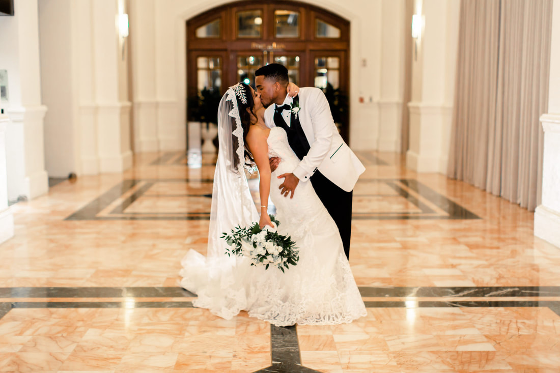 Raleigh-Wedding-Photographer-Durham-wedding-photographer-asheville-elopement-wedding-party-bride-groom-natural-poses