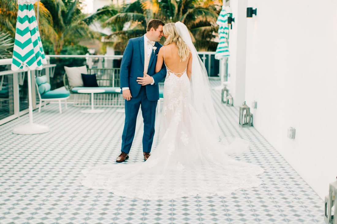 Raleigh Wedding photographer, Confidante Hotel Wedding, Miami wedding photographer, wedding pose